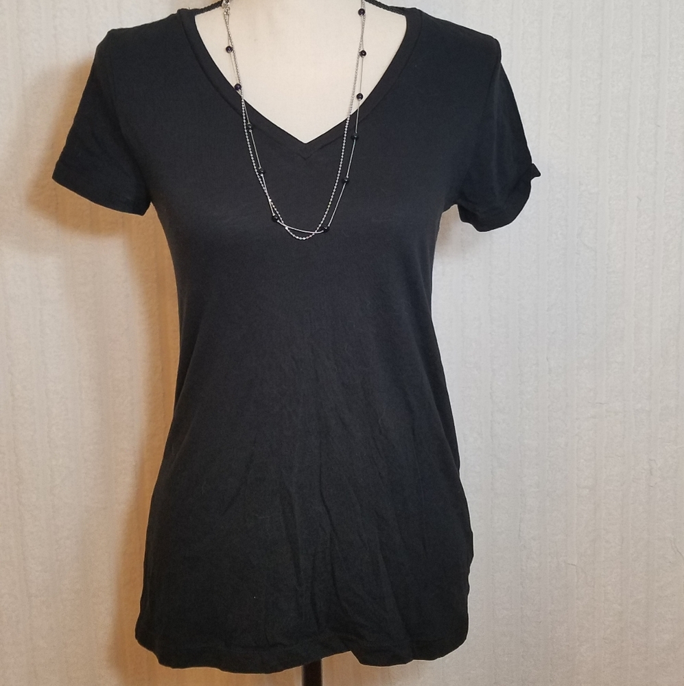 TWO Gap short sleeve, V-neck T-shirts. Sz. S, XS